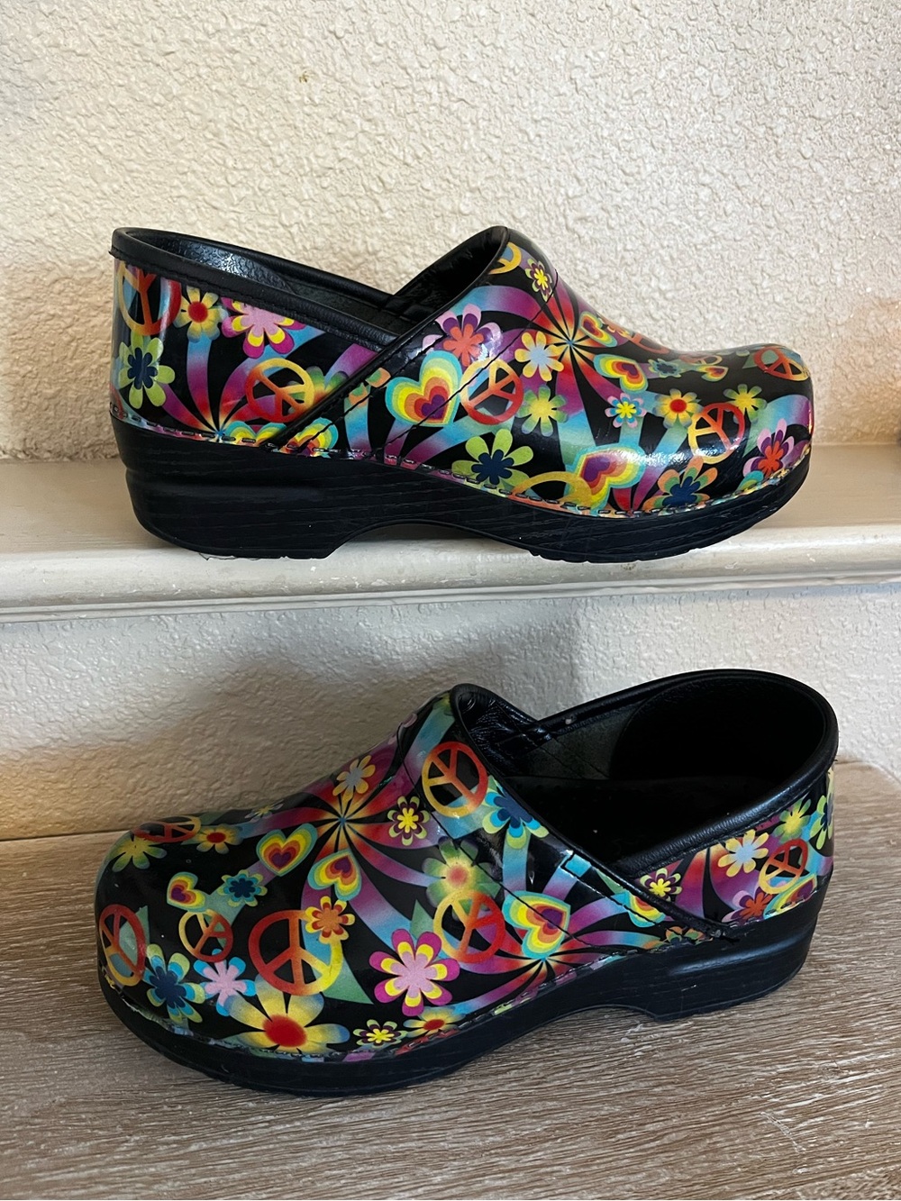 Dansko Clogs Size 7.5 (38) Multicolor Floral Peace Sign Clogs
